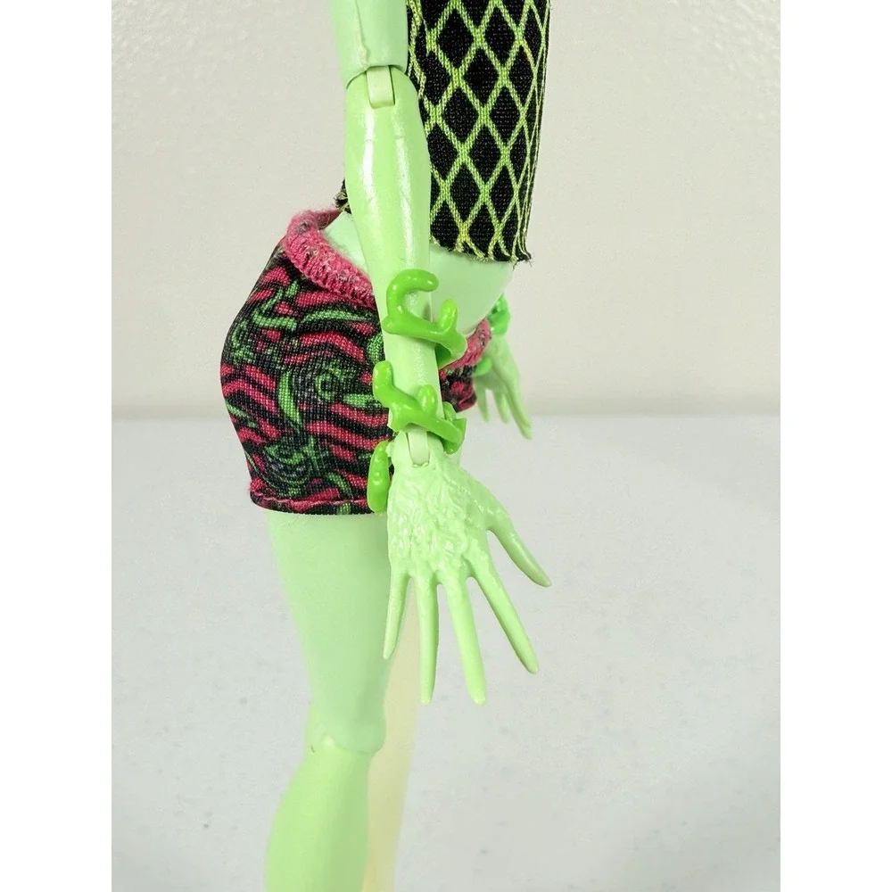 Monster High Fangtastic Fitness Venus McFlytrap Doll Rare No Stretchband Or Shoe